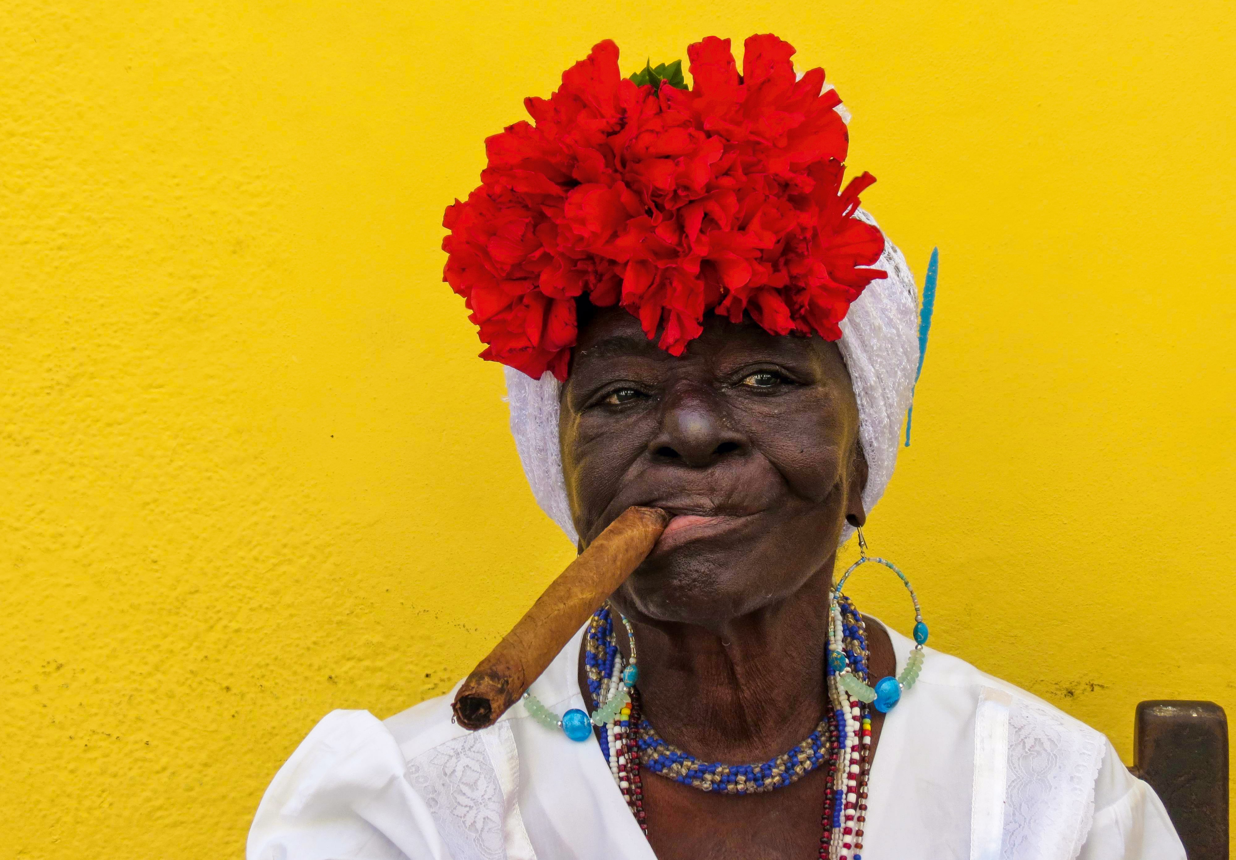 Cuba femme cigare